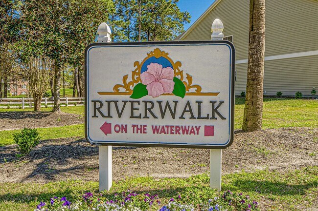 Building Photo - 686 Riverwalk Dr