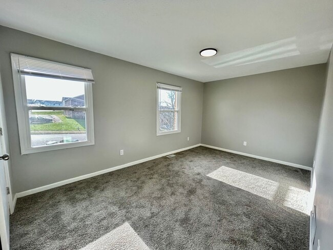 Building Photo - Modern 3BR Apartment in Richmond!