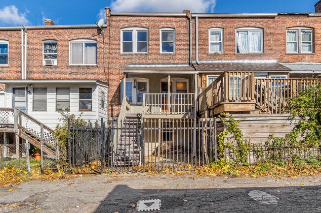 Building Photo - 236 Wood St