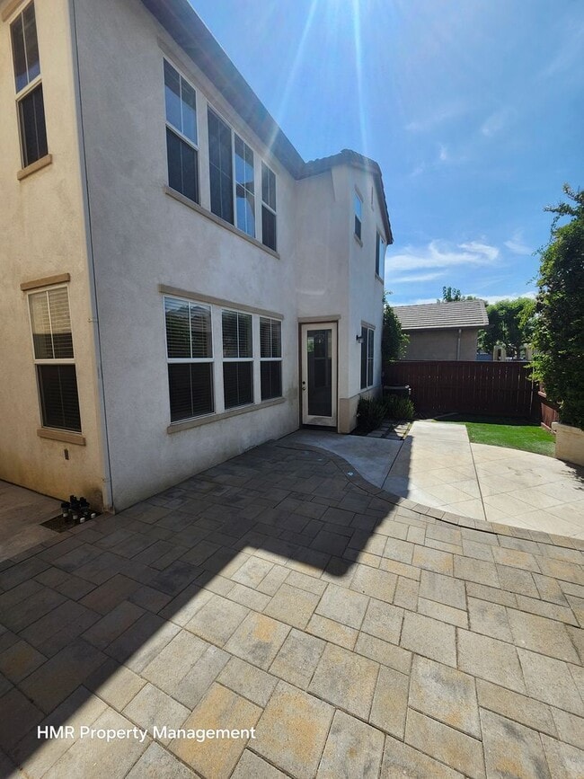 Building Photo - Gorgeous single family home in Chino
