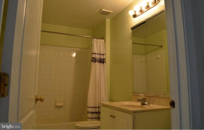 Building Photo - 25508 Crossfield Dr