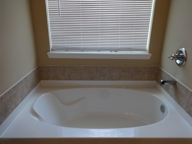 Building Photo - 1433 Creek Point Boulevard