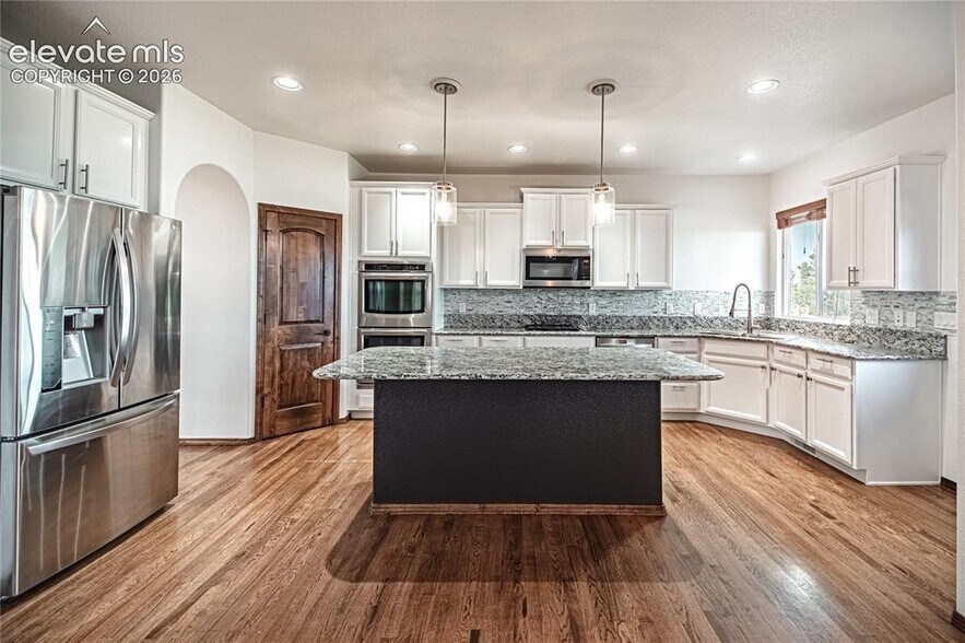 Building Photo - 11824 Black Hills Dr