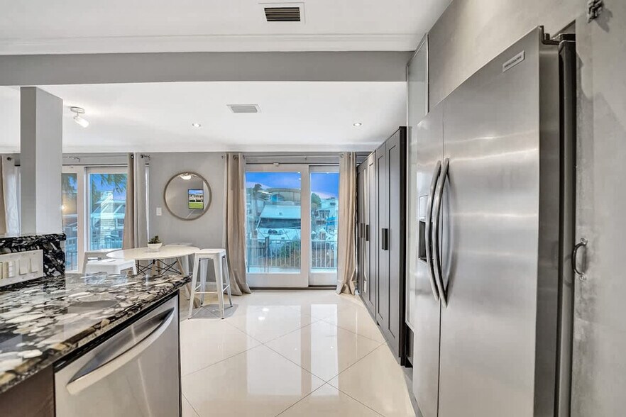 Building Photo - 37 Hendricks Isle