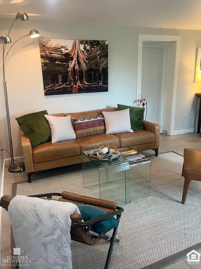 Building Photo - 1 Bedroom ADU with Sweeping Views