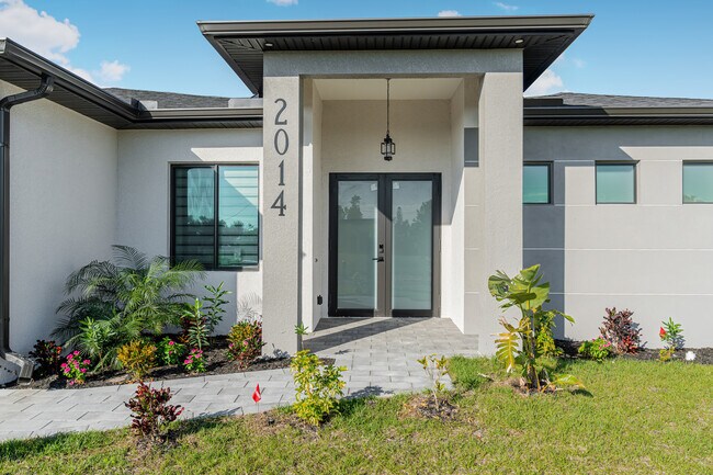 Building Photo - 2014 NE 9th Ave