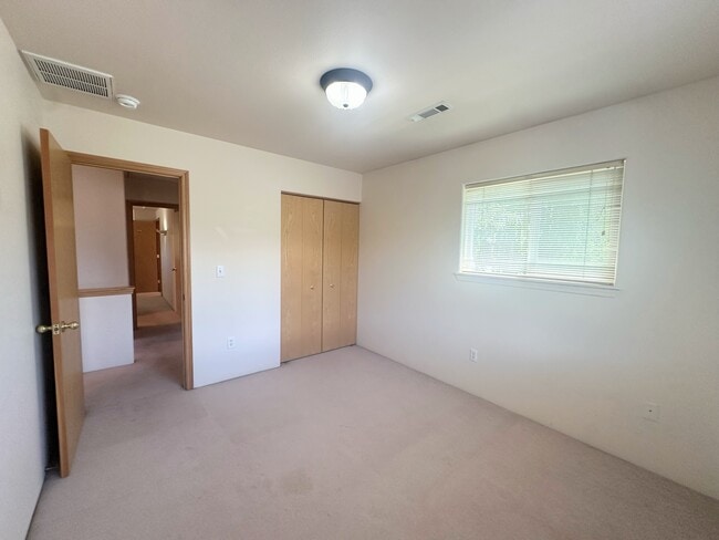 Building Photo - 1341 Evan Ln