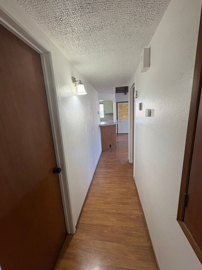 Building Photo - 4302