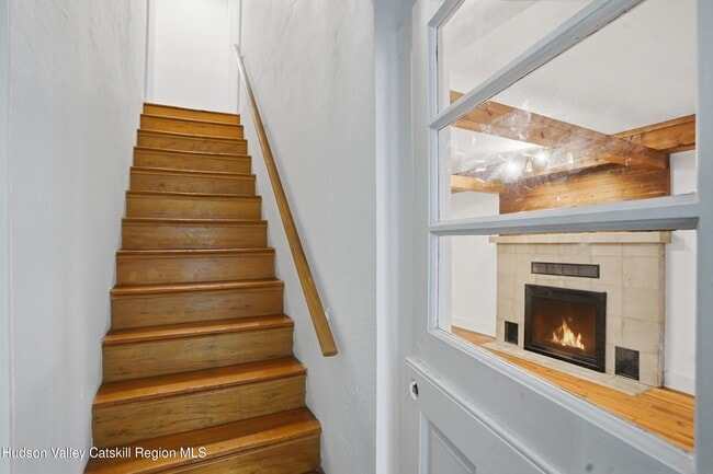 Building Photo - 872 NY-212