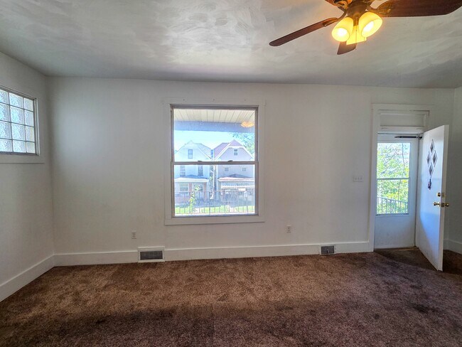 Building Photo - 1330 Woodmont Ave