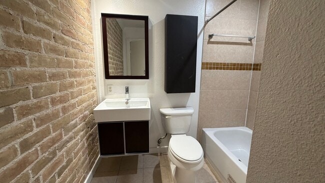 Building Photo - 4123 Avondale Ave