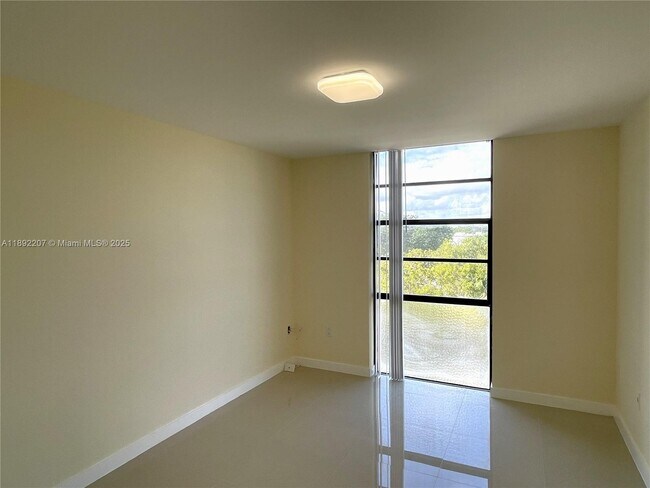 Building Photo - 16950 W Dixie Hwy