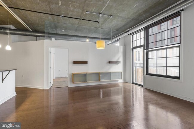 Building Photo - 112 N 2nd St
