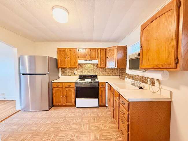 Building Photo - Welcome Home!