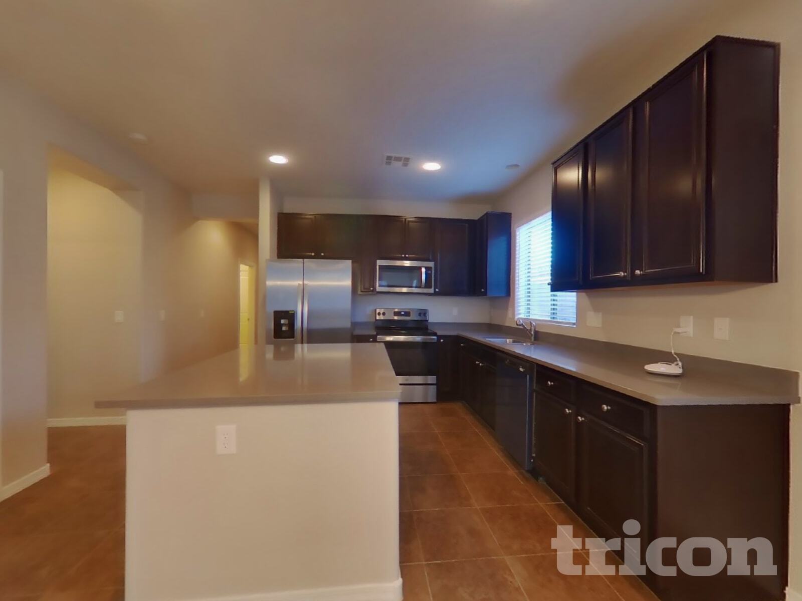 Building Photo - 880 W Busa Dr