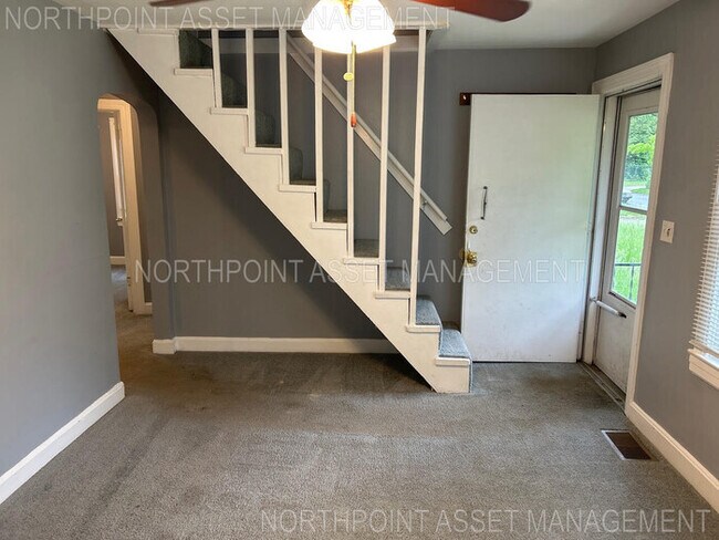 Building Photo - Cozy 4-Bedroom 1 Bath Home  in Peaceful Lo...