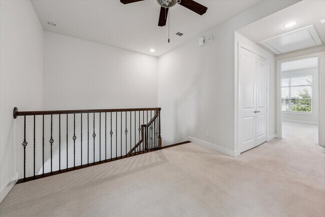 Building Photo - 1815 Crestdale Dr