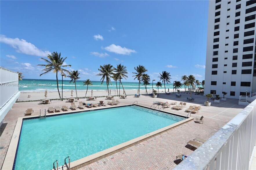 Primary Photo - 2401 S Ocean Dr