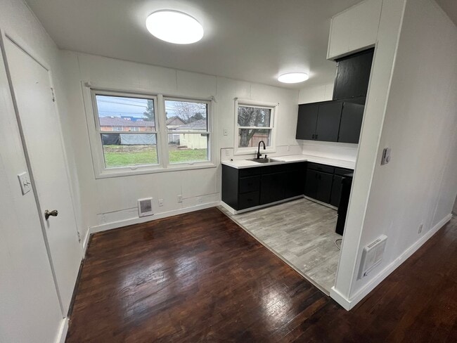 Building Photo - 109 SE 102nd Ave