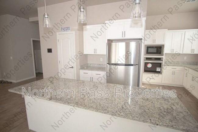 Building Photo - 13094 Castleford Ln