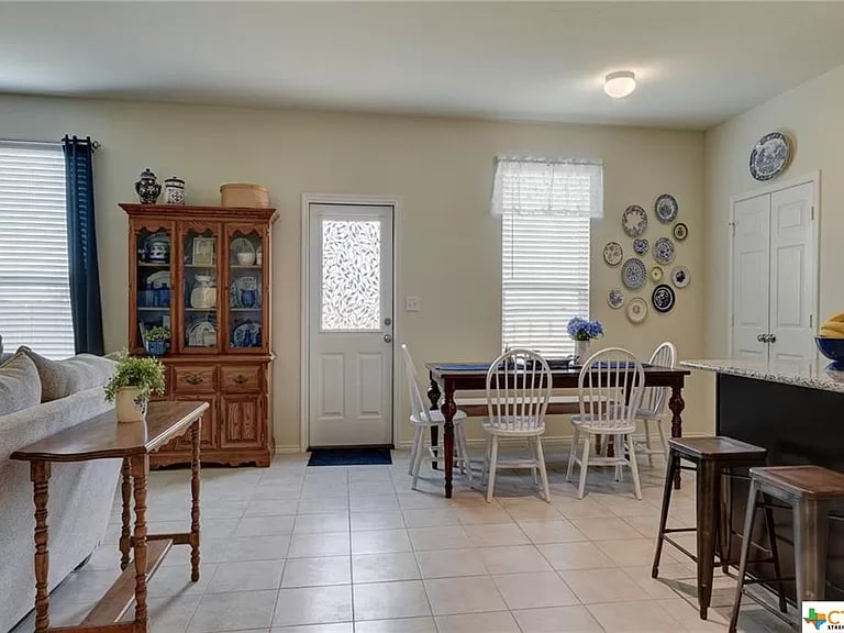 Building Photo - 308 Autumn Rouge