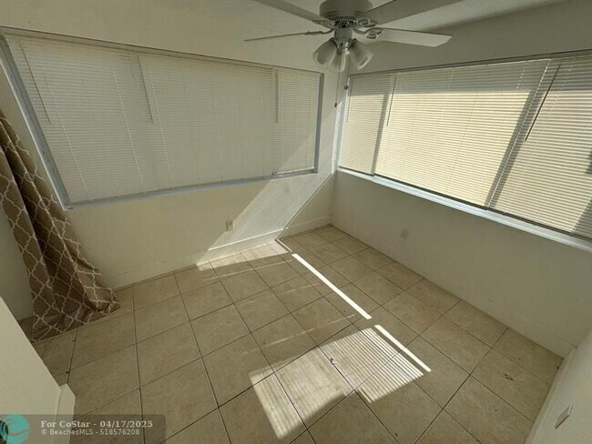 Building Photo - 1710 Lauderdale Manor Dr