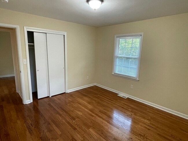 Building Photo - 406 Bryan St