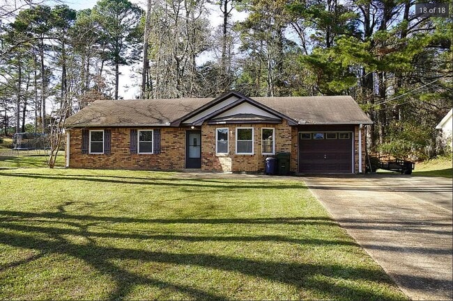 Building Photo - 202 Salem Rd