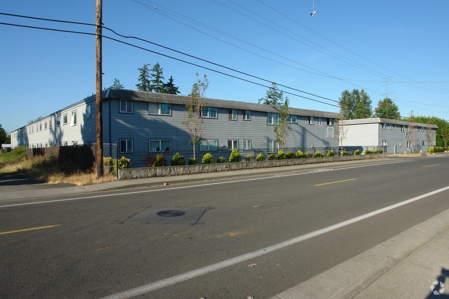 Primary Photo - 1378-01 Willow Lake Apartments