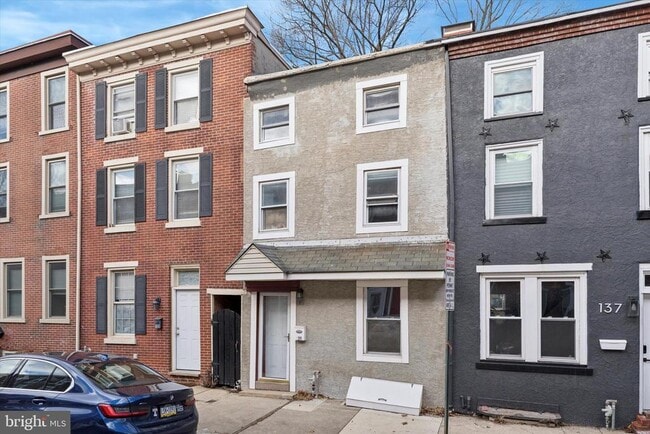 Building Photo - 135 E Miner St