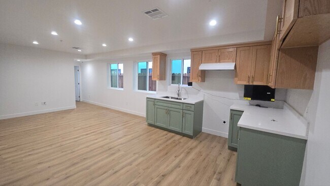 Building Photo - Graham(10422)