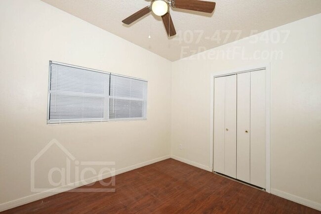 Building Photo - 6024 Oakcrest Cir