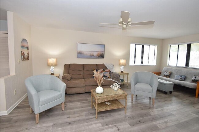 Building Photo - 18 Covington Ln