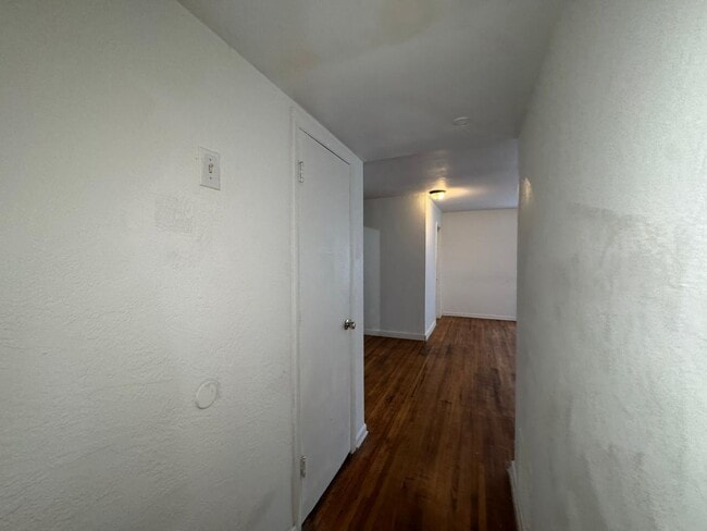 Building Photo - 416 Sun Ct