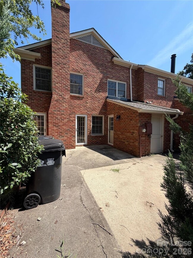Building Photo - 6648 Bunker Hill Cir