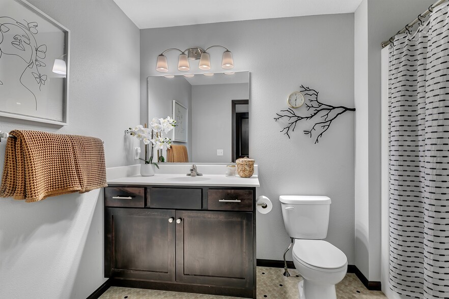 Building Photo - 681 Roberts Road