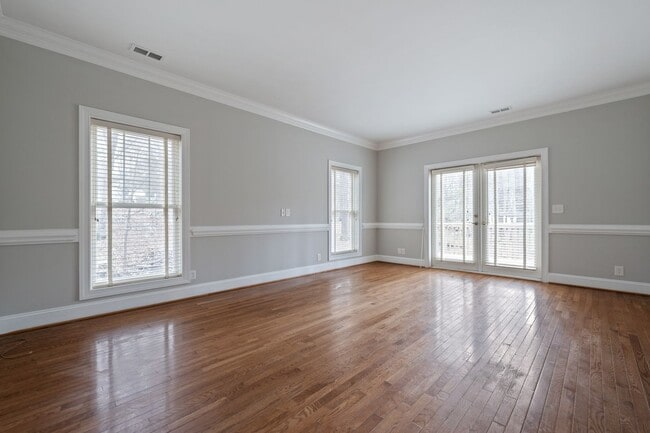 Building Photo - Fantastic one level ranch close to Carrboro