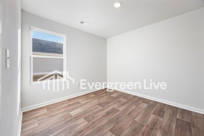 Building Photo - 1243 English Oaks St