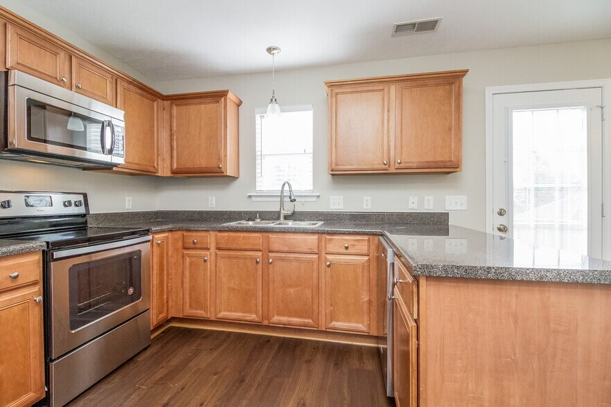 Building Photo - 3064 Ace Wintermeyer Dr