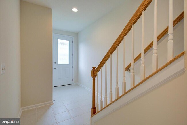 Building Photo - 135 Biscane Ct