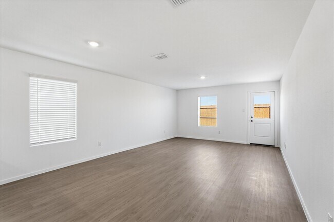 Building Photo - 724 Wagtail Dr