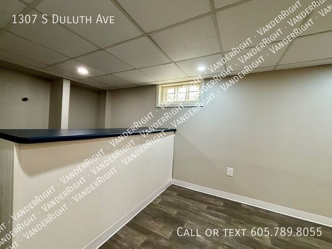 Building Photo - 1307 S Duluth Ave