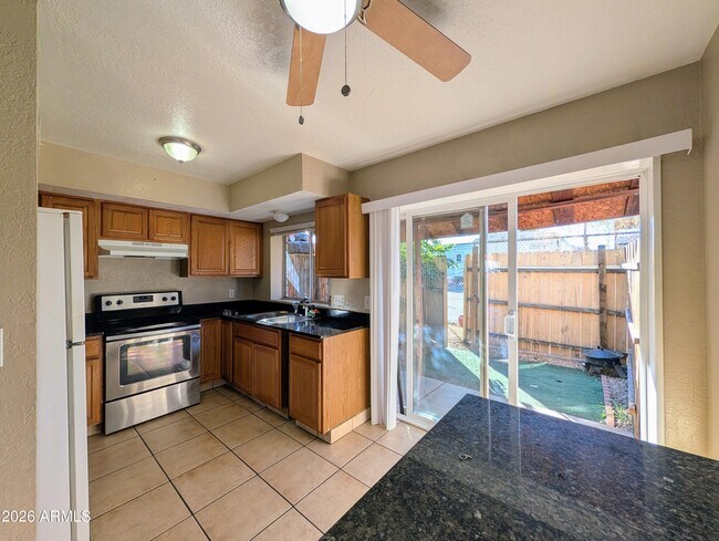 Building Photo - 9228 N 7th Ave