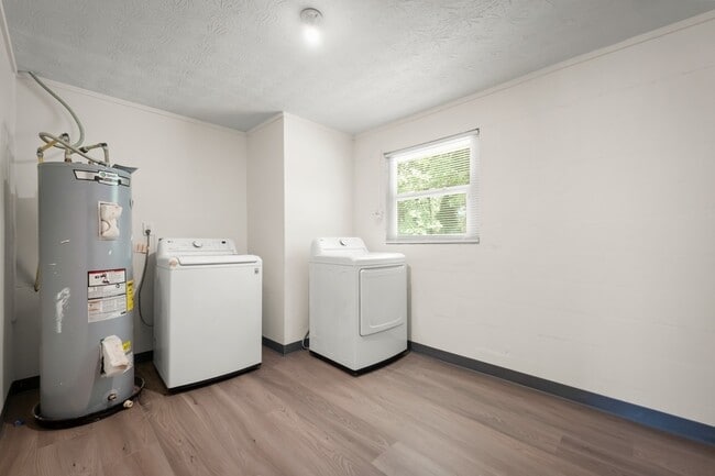 Building Photo - 11057 Bluehill Dr
