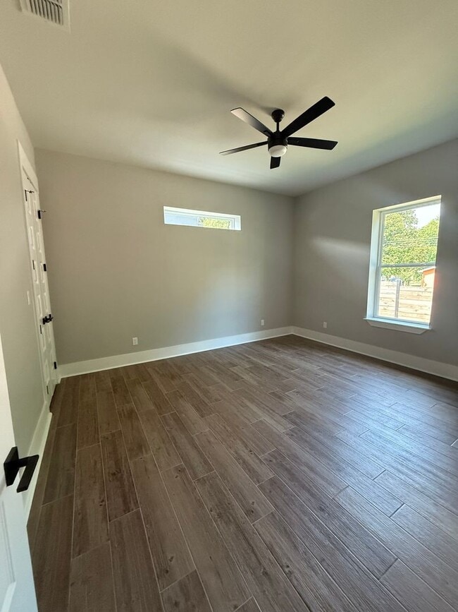 Building Photo - 3/2/1 NEW CONSTRUCTION LISD fenced yard an...