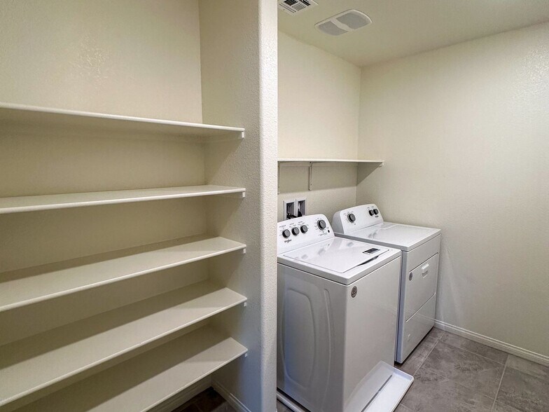 Building Photo - 1782 Kylie River Pl