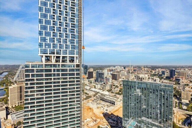 Building Photo - 610 Davis St