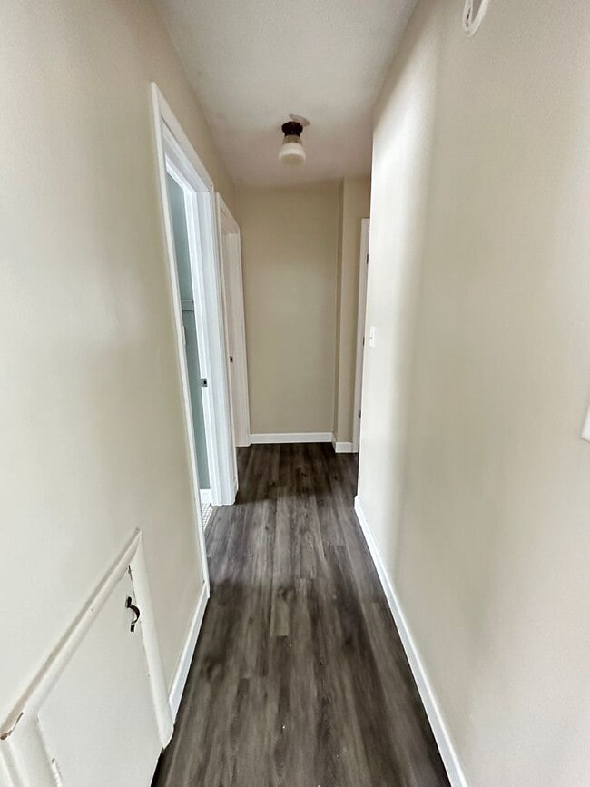 Building Photo - 3 Bedroom Home with Large Yard – Western Schools
