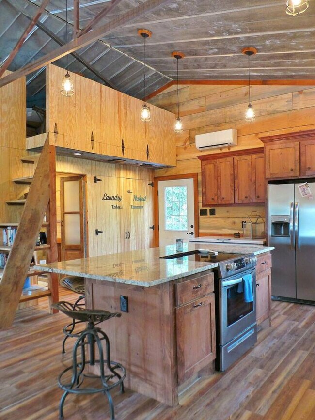 Building Photo - 8625 Grassbur Rd