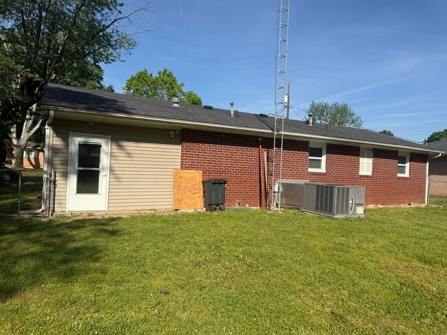 Building Photo - Audubon Dr-- 2 Bedroom 1 Bath Single family home